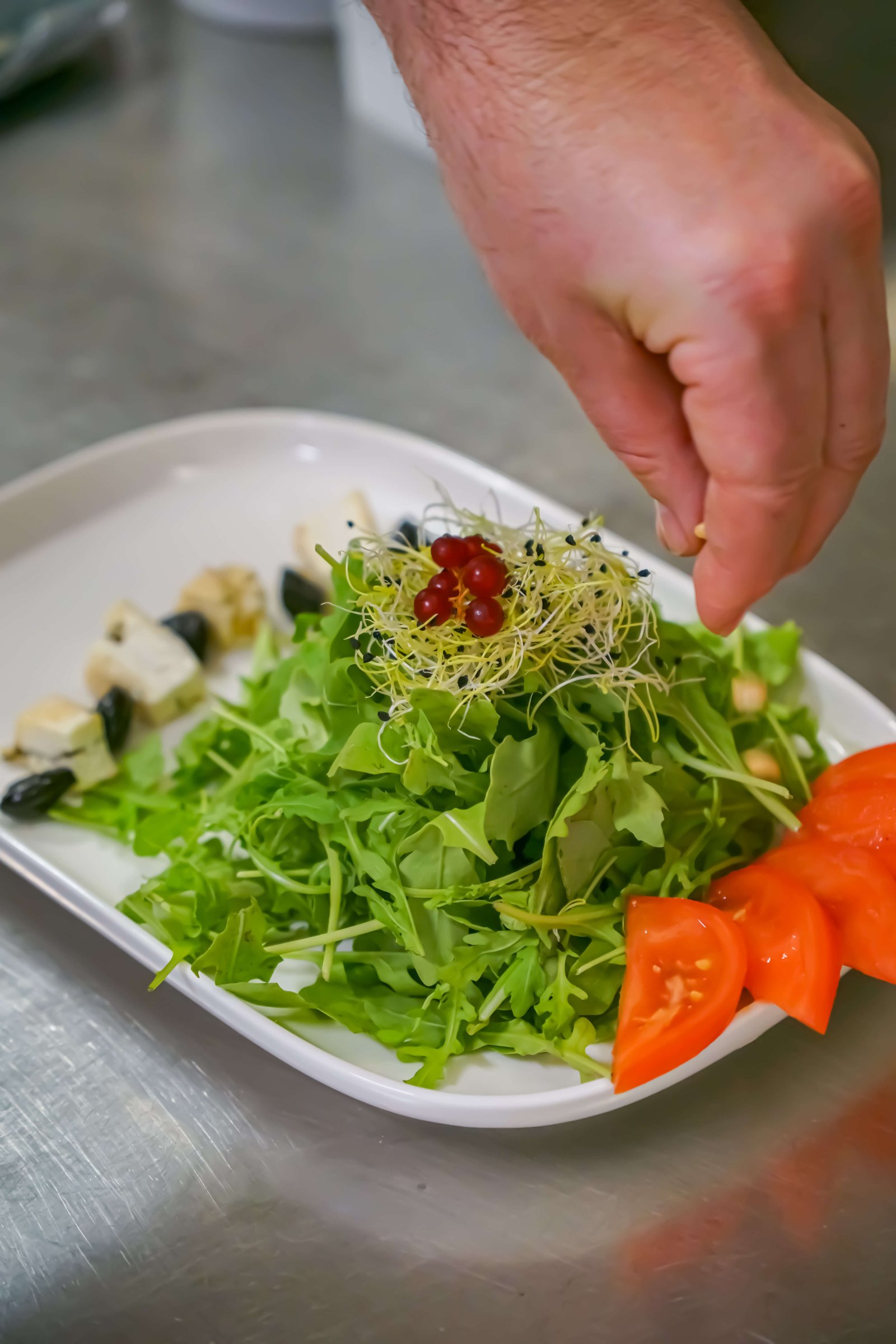 Dressage des assiettes au bistrot Ô Délices, Castellane